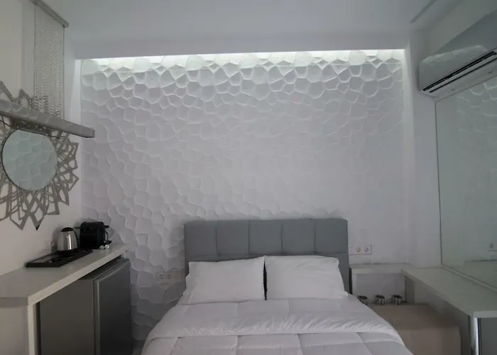 Petite Palace Aristotelous 3 *